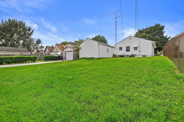 5519 31st AVENUE, Kenosha, WI 53144