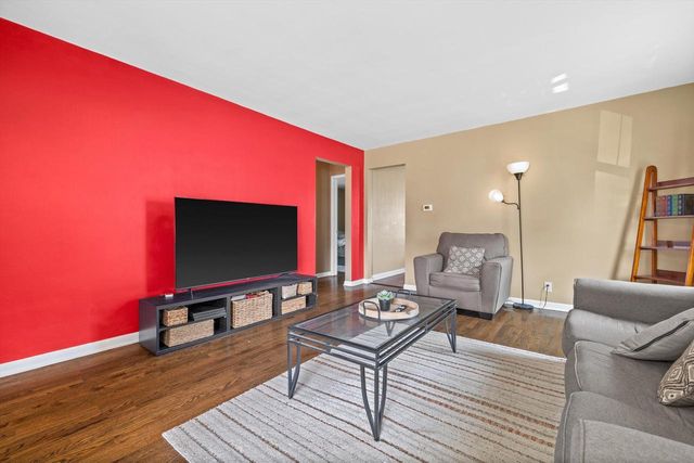 5519 31st AVENUE, Kenosha, WI 53144