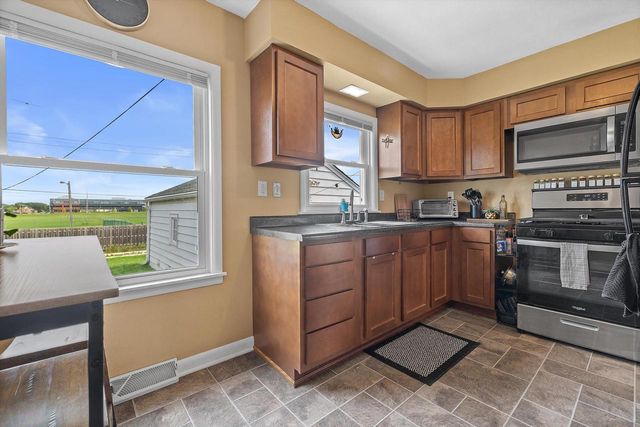 5519 31st AVENUE, Kenosha, WI 53144