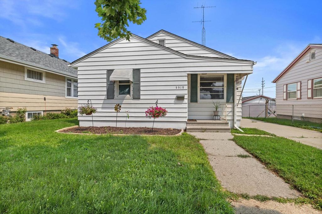 5519 31st AVENUE, Kenosha, WI 53144