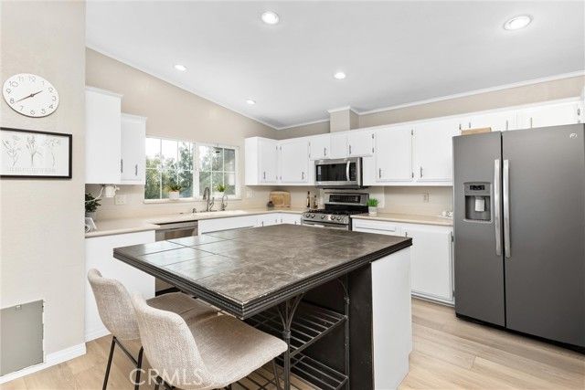 4040 Piedmont Drive 324, Highland, CA 92346