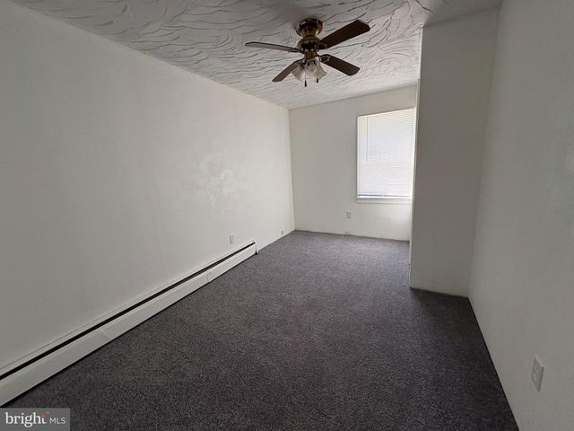 135 S LOGAN AVE, Trenton, NJ 08609