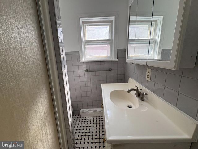 135 S LOGAN AVE, Trenton, NJ 08609