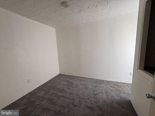 135 S LOGAN AVE, Trenton, NJ 08609