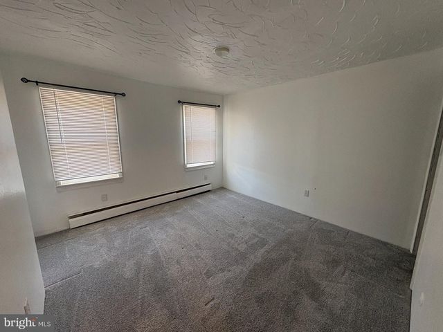 135 S LOGAN AVE, Trenton, NJ 08609