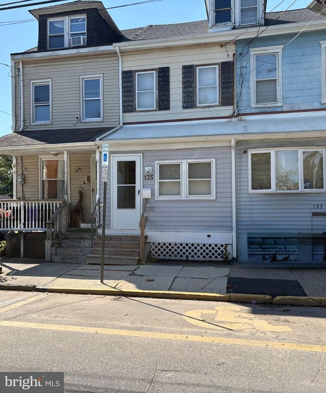 135 S LOGAN AVE, Trenton, NJ 08609