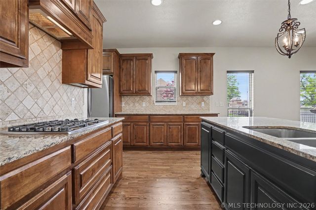 12584 S 66th East Avenue, Bixby, OK 74008