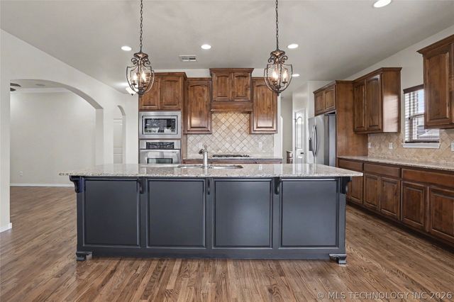 12584 S 66th East Avenue, Bixby, OK 74008