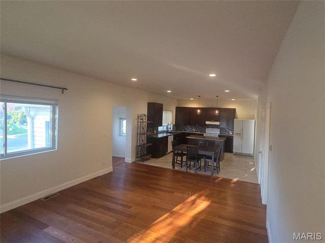 6456 Southwest Avenue, St Louis, MO 63139