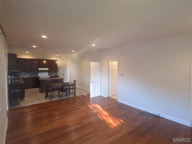 6456 Southwest Avenue, St Louis, MO 63139