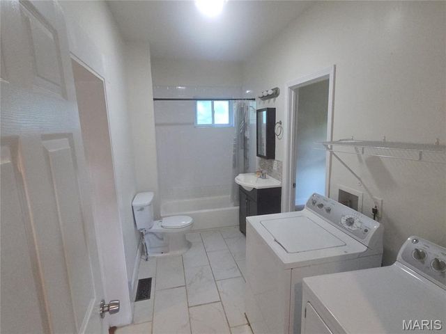 6456 Southwest Avenue, St Louis, MO 63139