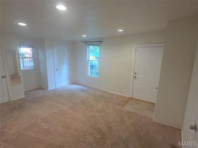 6456 Southwest Avenue, St Louis, MO 63139
