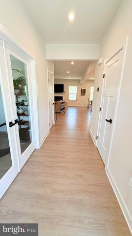 103 LAKE BLUFF CT, Fredericksburg, VA 22406