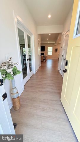 103 LAKE BLUFF CT, Fredericksburg, VA 22406