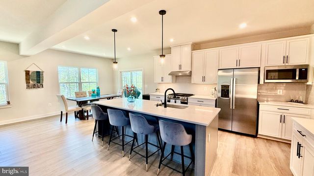 103 LAKE BLUFF CT, Fredericksburg, VA 22406