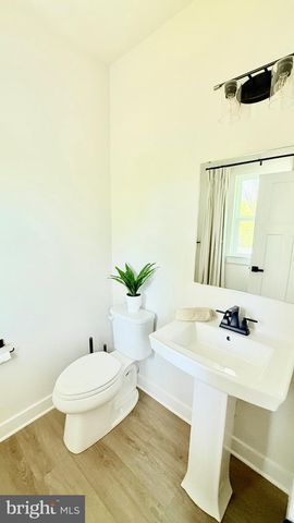 103 LAKE BLUFF CT, Fredericksburg, VA 22406