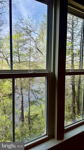 103 LAKE BLUFF CT, Fredericksburg, VA 22406