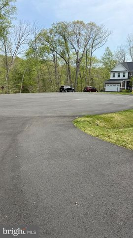 103 LAKE BLUFF CT, Fredericksburg, VA 22406