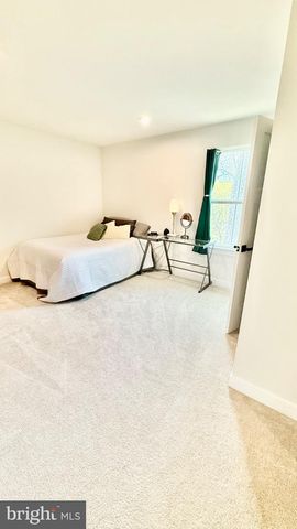 103 LAKE BLUFF CT, Fredericksburg, VA 22406