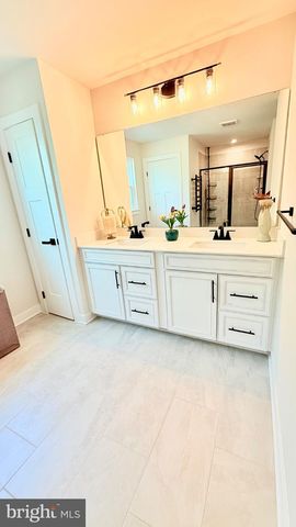 103 LAKE BLUFF CT, Fredericksburg, VA 22406