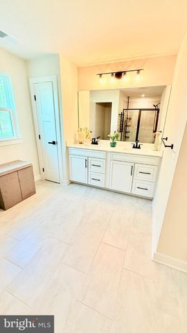 103 LAKE BLUFF CT, Fredericksburg, VA 22406