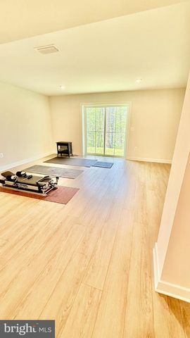 103 LAKE BLUFF CT, Fredericksburg, VA 22406