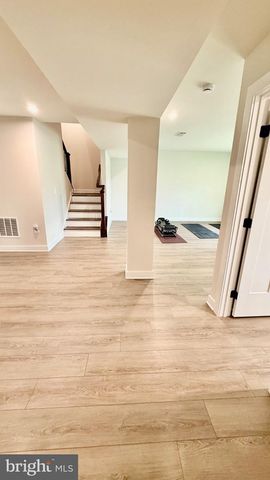 103 LAKE BLUFF CT, Fredericksburg, VA 22406