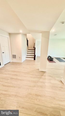 103 LAKE BLUFF CT, Fredericksburg, VA 22406