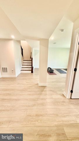 103 LAKE BLUFF CT, Fredericksburg, VA 22406