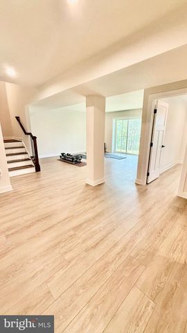 103 LAKE BLUFF CT, Fredericksburg, VA 22406