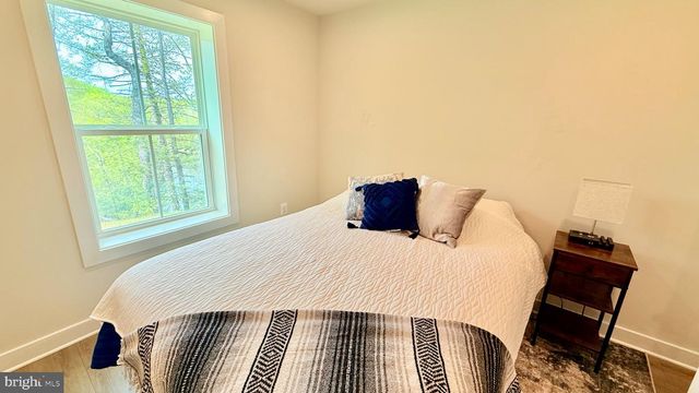 103 LAKE BLUFF CT, Fredericksburg, VA 22406