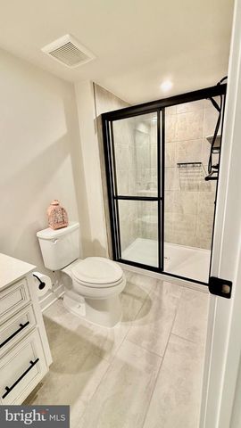 103 LAKE BLUFF CT, Fredericksburg, VA 22406