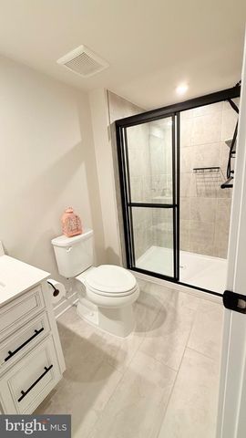 103 LAKE BLUFF CT, Fredericksburg, VA 22406