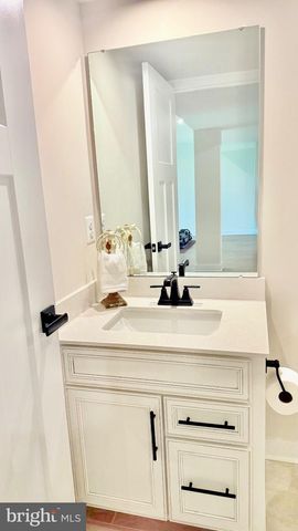 103 LAKE BLUFF CT, Fredericksburg, VA 22406