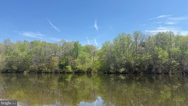 103 LAKE BLUFF CT, Fredericksburg, VA 22406