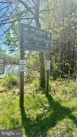 103 LAKE BLUFF CT, Fredericksburg, VA 22406