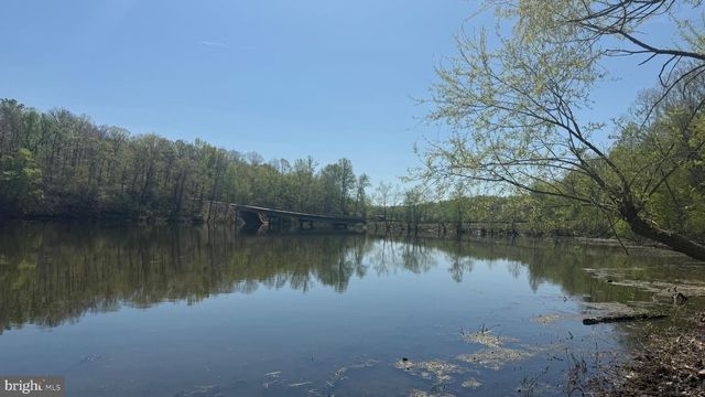 103 LAKE BLUFF CT, Fredericksburg, VA 22406