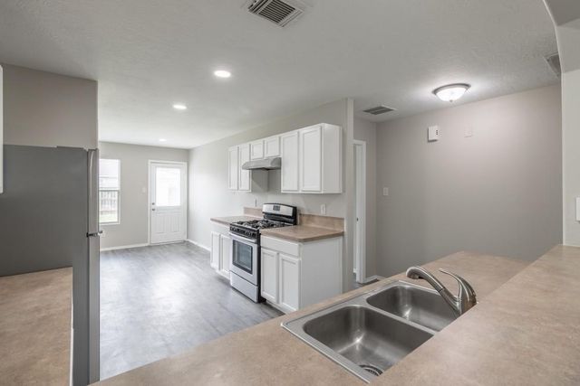 7710 Yucca Field Drive, Cypress, TX 77433