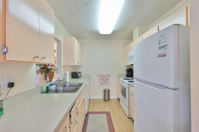 109 GLENDOWER CIRCLE, Sun City Center, FL 33573