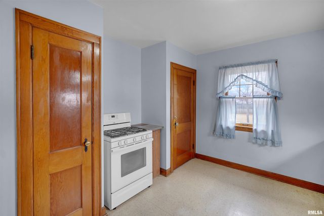 716 W WALNUT Street, Chillicothe, IL 61523