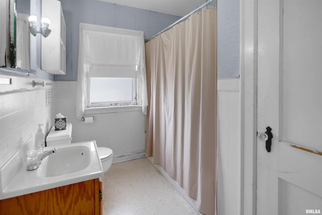 716 W WALNUT Street, Chillicothe, IL 61523