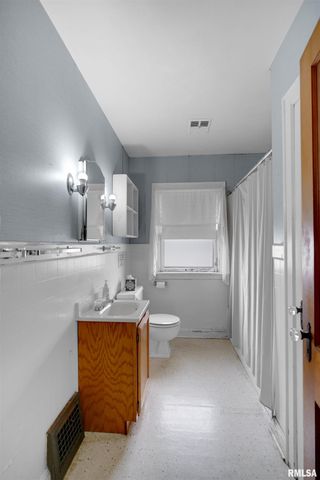 716 W WALNUT Street, Chillicothe, IL 61523