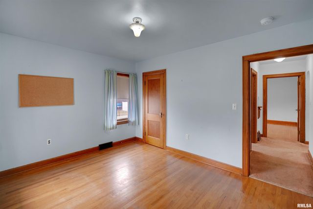 716 W WALNUT Street, Chillicothe, IL 61523