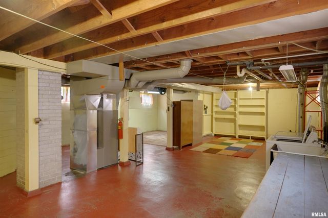 716 W WALNUT Street, Chillicothe, IL 61523