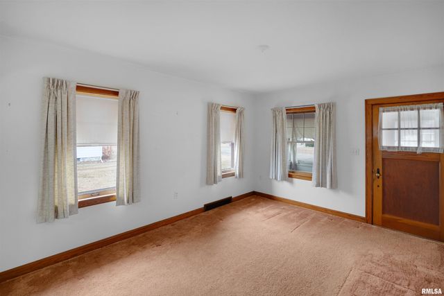 716 W WALNUT Street, Chillicothe, IL 61523