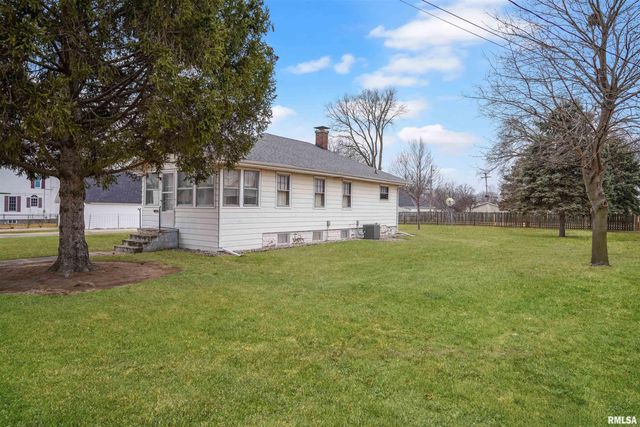 716 W WALNUT Street, Chillicothe, IL 61523