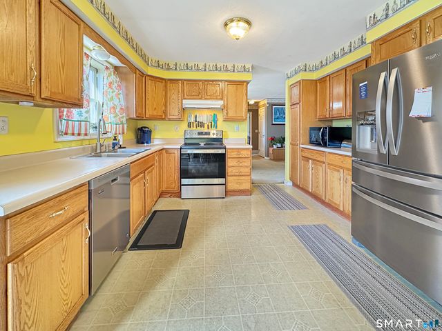 14 Bluff Road, Ledyard, CT 06335