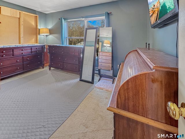 14 Bluff Road, Ledyard, CT 06335