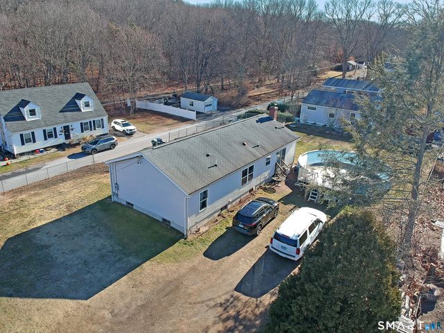 14 Bluff Road, Ledyard, CT 06335