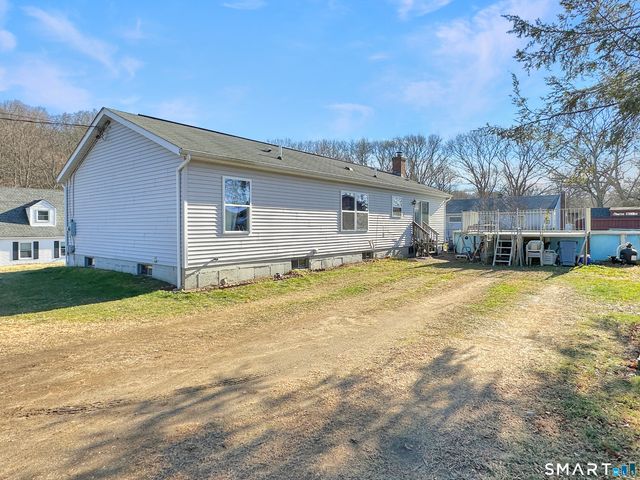 14 Bluff Road, Ledyard, CT 06335